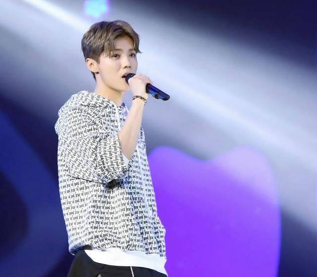 鹿晗八卦明星黄子韬综艺节目_鹿晗八卦明星黄子韬是真的吗_八卦明星