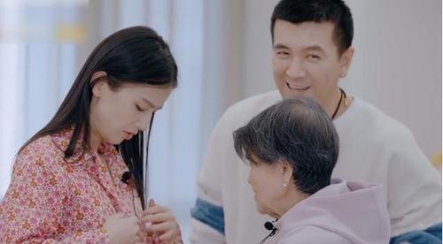 杨子的母亲刘丽芹:前儿媳陶虹太强势,黄圣依是她心中的完美儿媳_婆婆