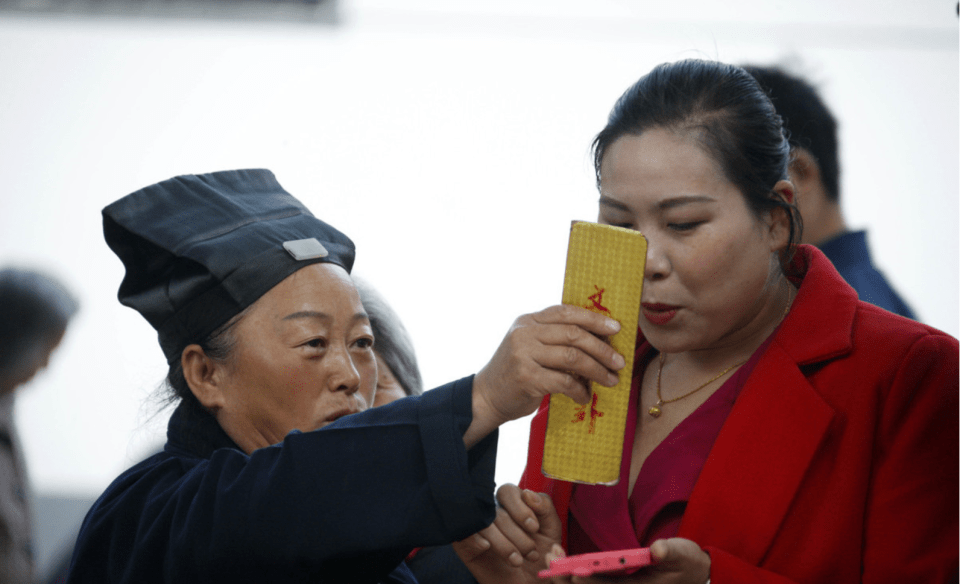 成了植物人,妻子轻信算命先生治疗方法,惨遭大师侵犯_晓利_刘俊_李杰