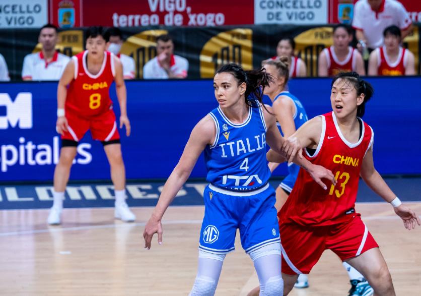 女篮大胜希腊,靠任意球被我队拿下1分!_意大利_比赛_热身赛