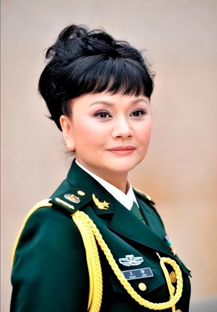 与聂卫平分手后,歌唱家王静独自抚养孩子,为儿子年近60仍单身_演出