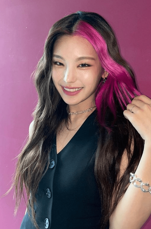 换上jennie的同款编发后,彻底"野"上头了_发型_刘海_公主