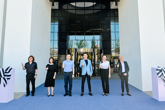 美克国际家居用品股份有限公司副总经理赵晶女士,天津市河西区副区长