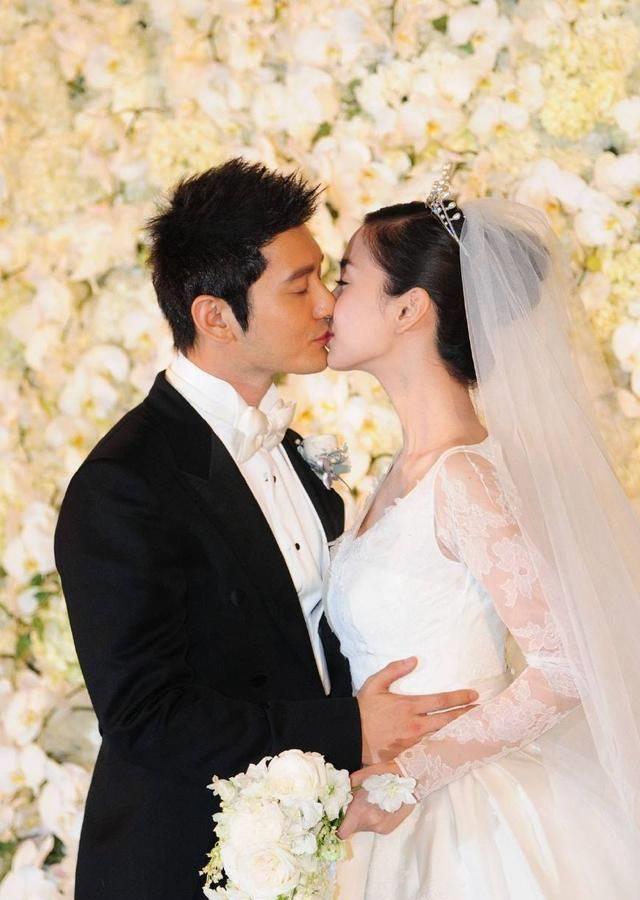 明星结婚回礼比拼:杨幂送巧克力,angelababy豪气赠手机!