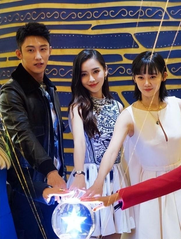 "后悔莫及"杨颖:两次截胡赵丽颖角色,踹掉黄晓明后资源逆跌_baby_郑恺