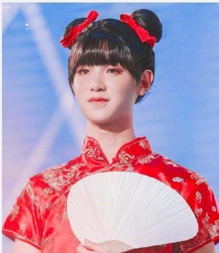 王源宝宝女扮男装太秀气了吧!任嘉伦是小家碧玉没错了!任嘉伦女装lo