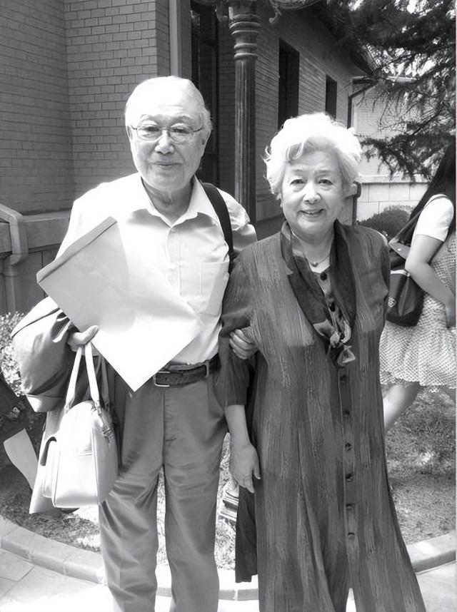 这一次,87岁的谢芳,给娱乐圈好好上了一课_团里_白杨_中南