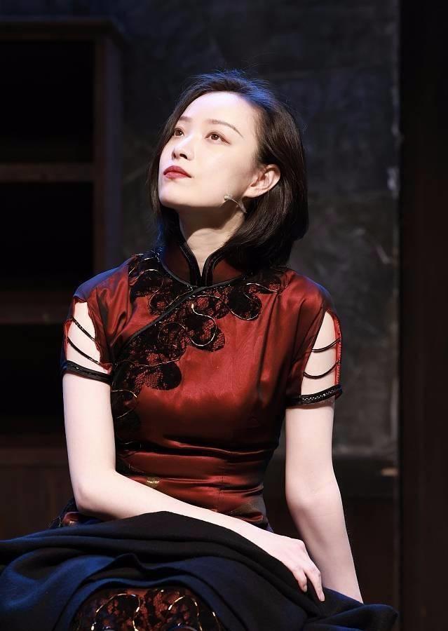 倪妮出生于江苏南京,毕业于中国传媒大学南广学院,中国内地女演员.