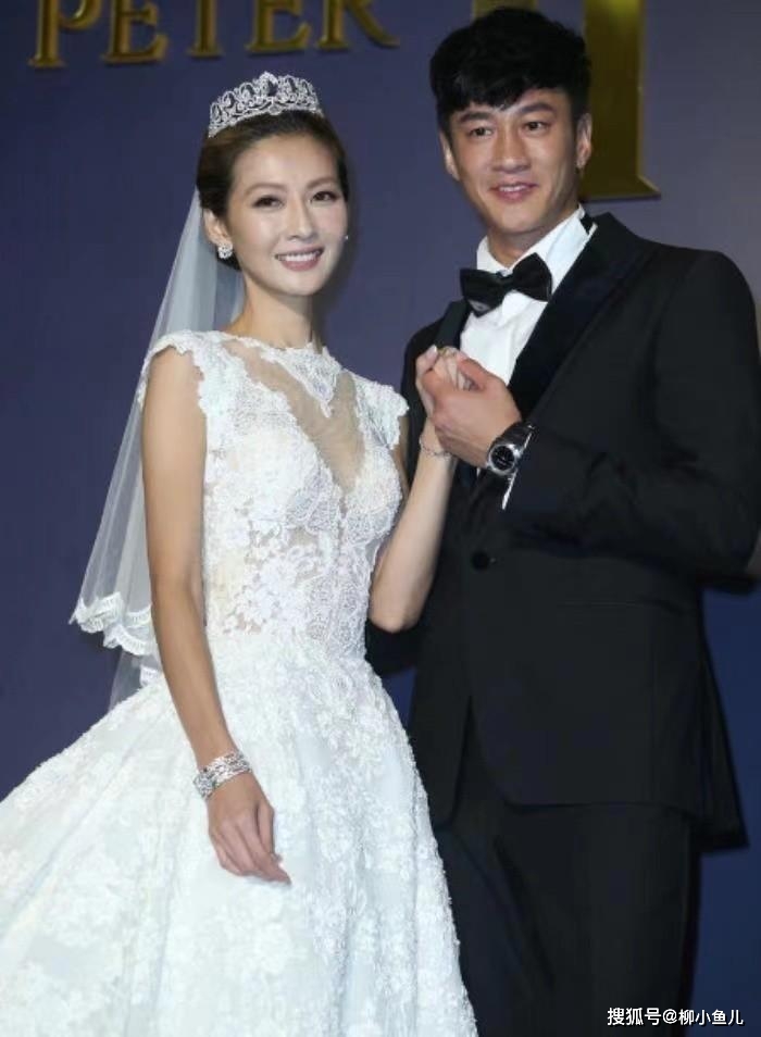 她本是一名柜姐,低调嫁给何润东,相识16年结婚7年,却恩爱如初_peggy