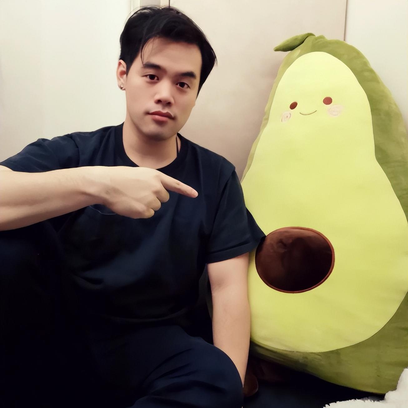 或将继承数亿财产,4个妹妹终将嫁人_钟嘉俊_身体_父子