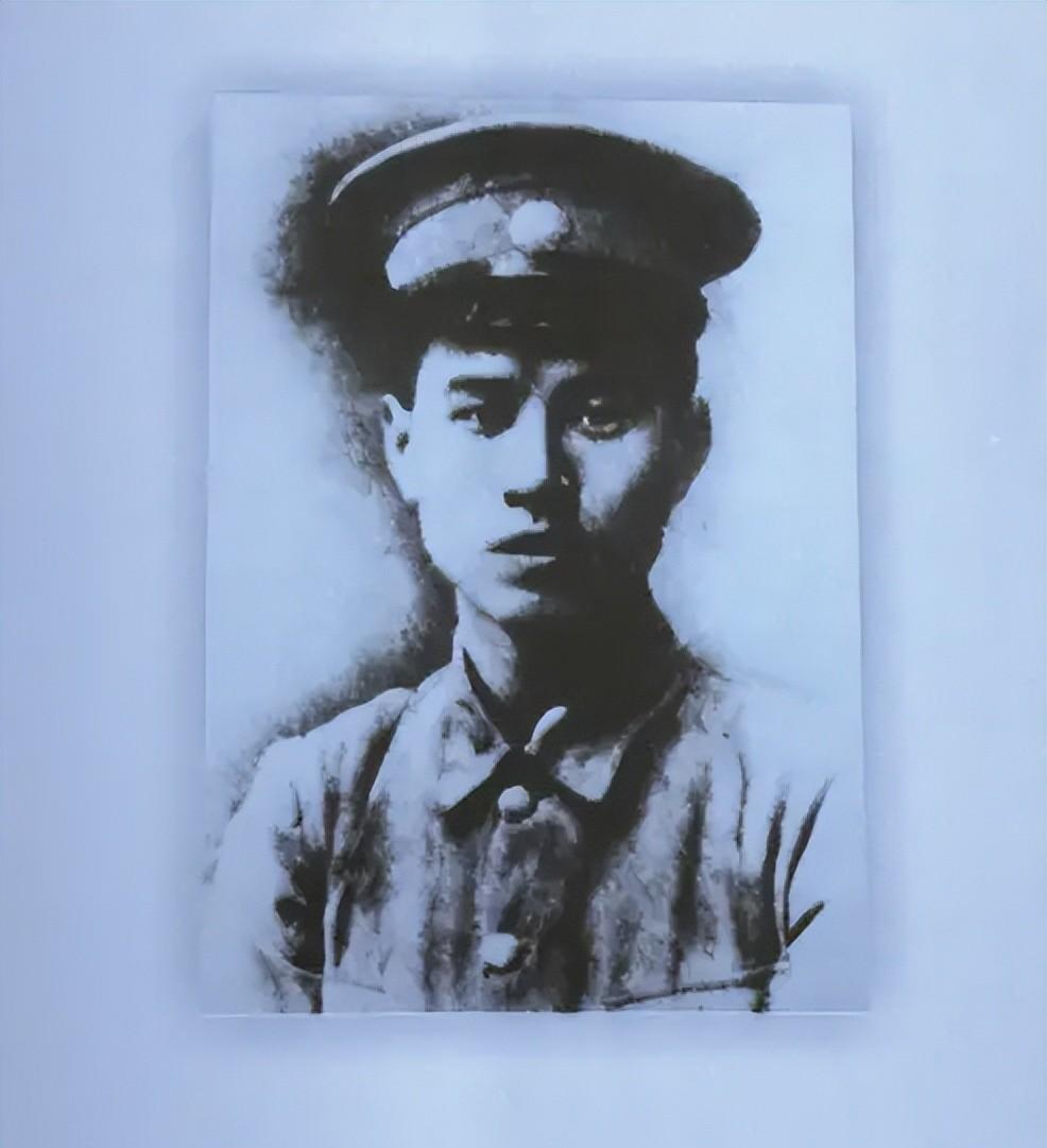 蒋先云戎装照有志青年1902年,蒋先云出生于湖南省新田县,父亲是清末的