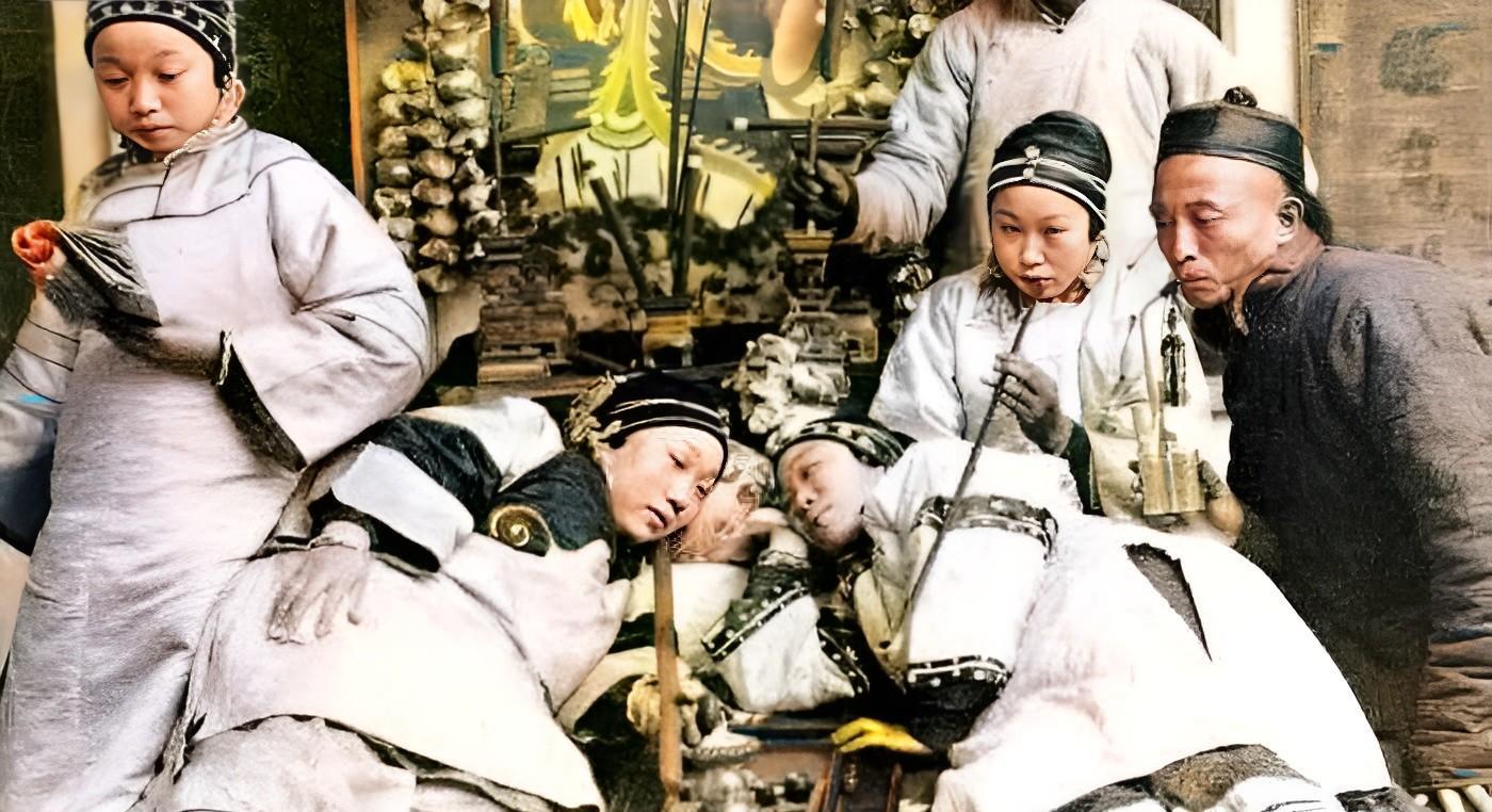 晚清举国上下吸食鸦片,末代皇后排场最大,全程只有嘴在动_中国_清朝