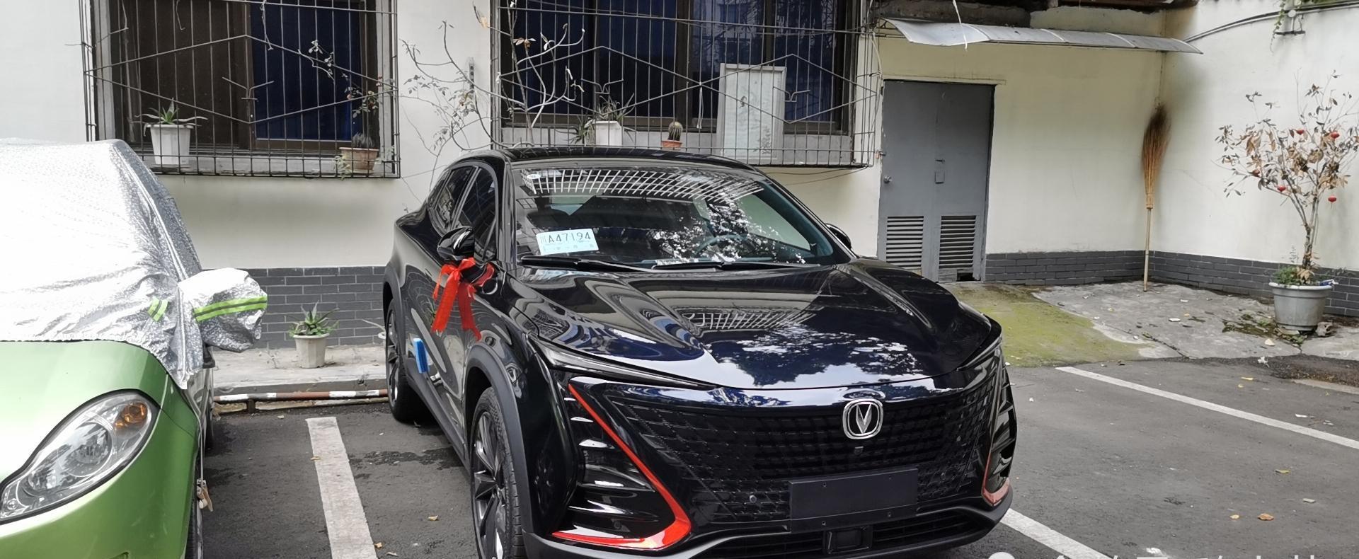 长安"nui-t"黑武士提车实拍,外观犹如好莱坞大片,同级别无敌!