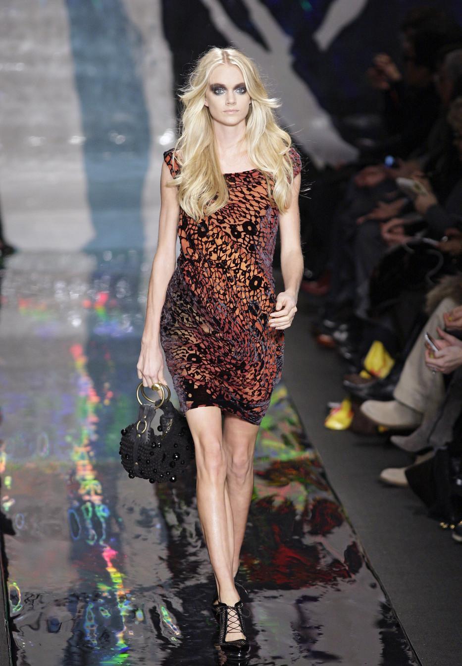 超模界的"励志"超模林妹妹克服病痛走上t台,变身老板_林赛·艾林森