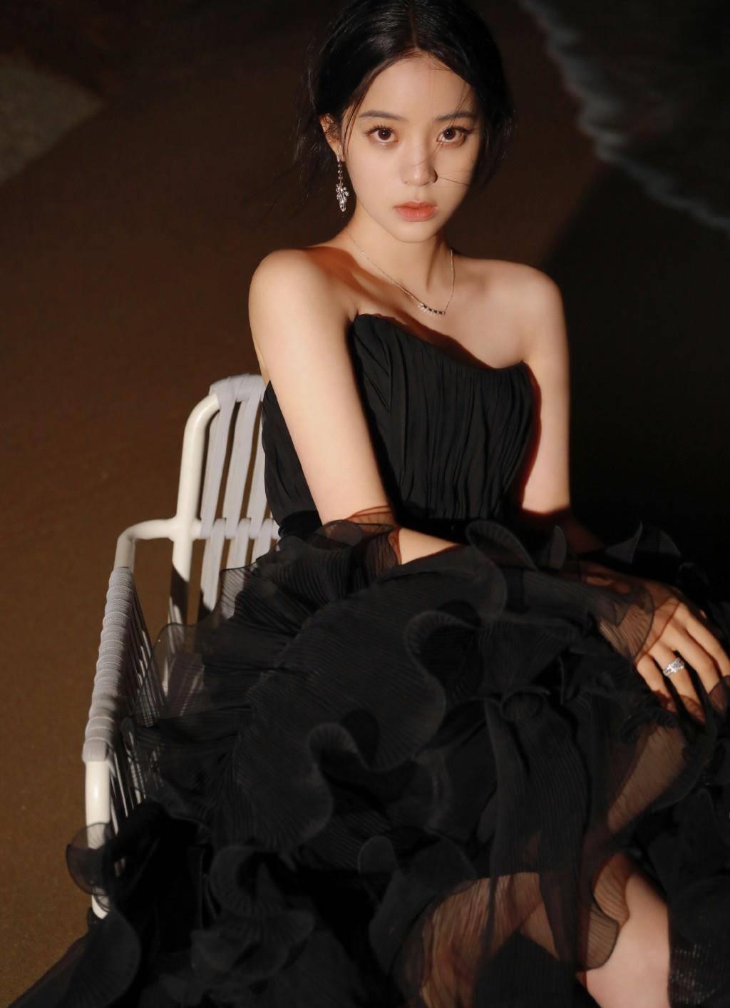 欧阳娜娜写真##欧阳娜娜夏日写真##欧阳娜娜#返回搜狐,查看更多