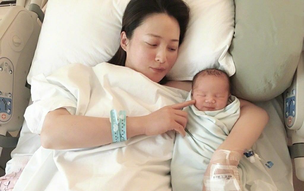 杨颖生宝宝的过程图片