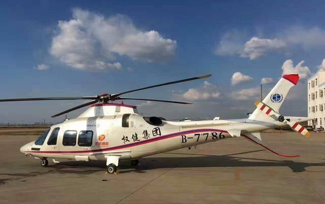 束昱辉_直升飞机_劳斯莱斯