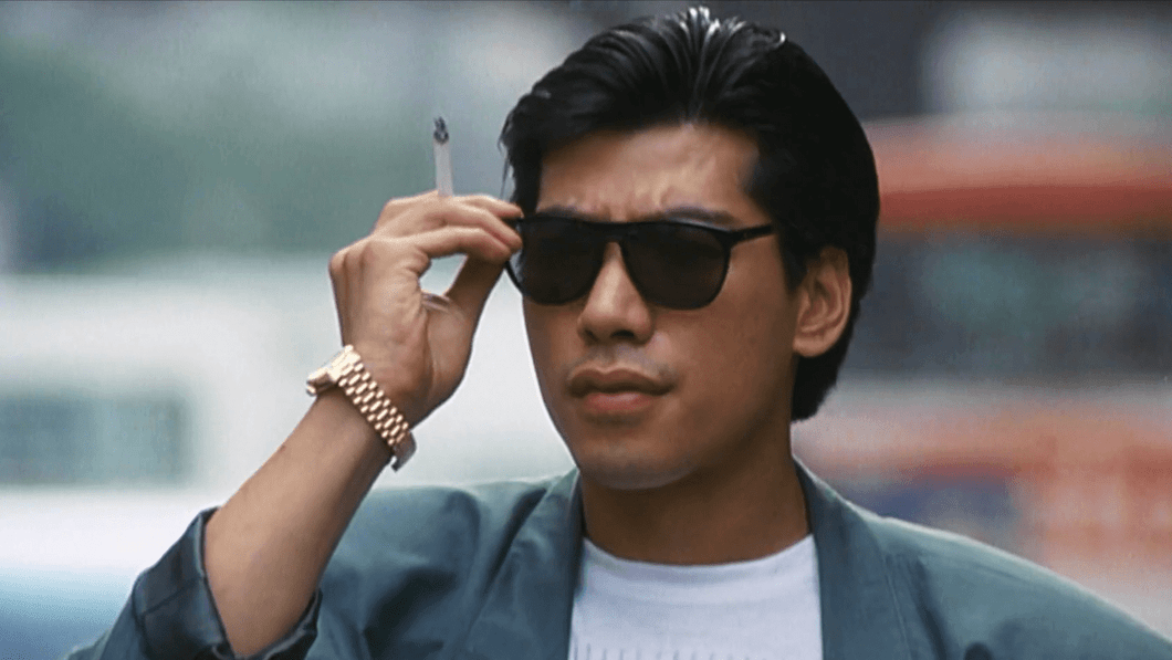 59岁张耀扬与妻子私下聚会!力道立马脱衣服,女人称赞他很有型