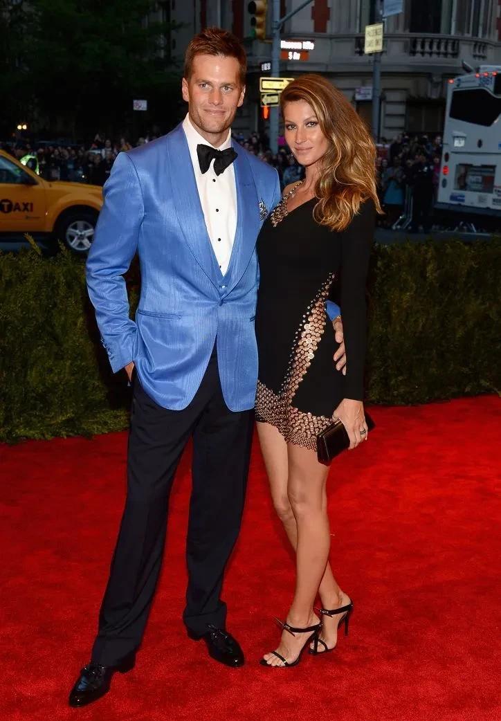 汤姆·布雷迪和吉赛尔·邦辰的11个最佳红地毯情侣造型_metgala_穿着