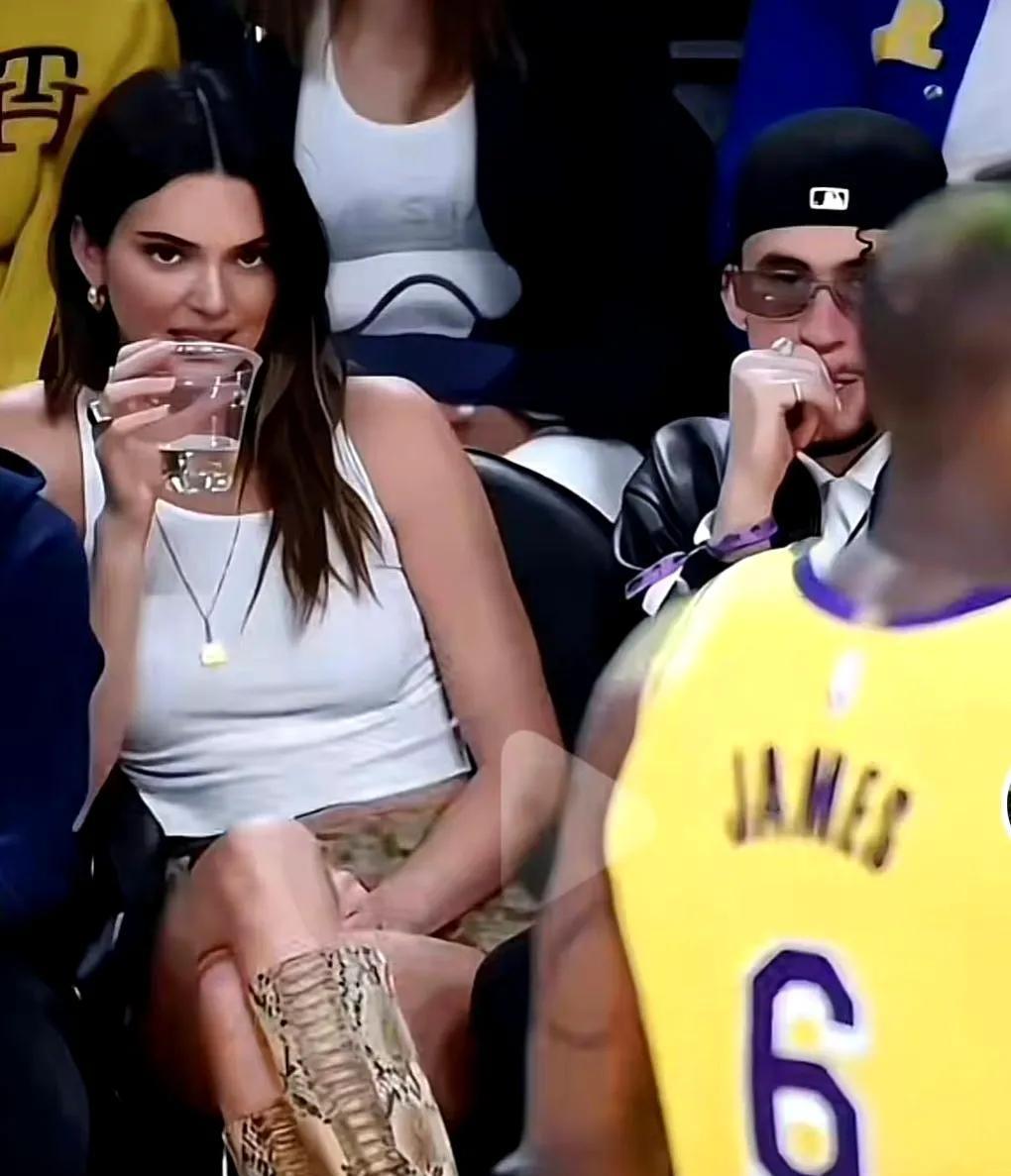 肯达尔·詹娜与布克分手后仍关注nba,携现男友现身nba球场_卡戴珊