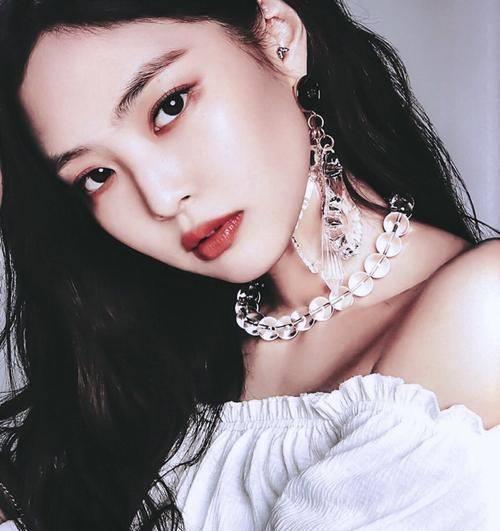 权志龙和金智妮同框,这什么神仙组合呀,太可爱了_jennie_欧巴_眼镜