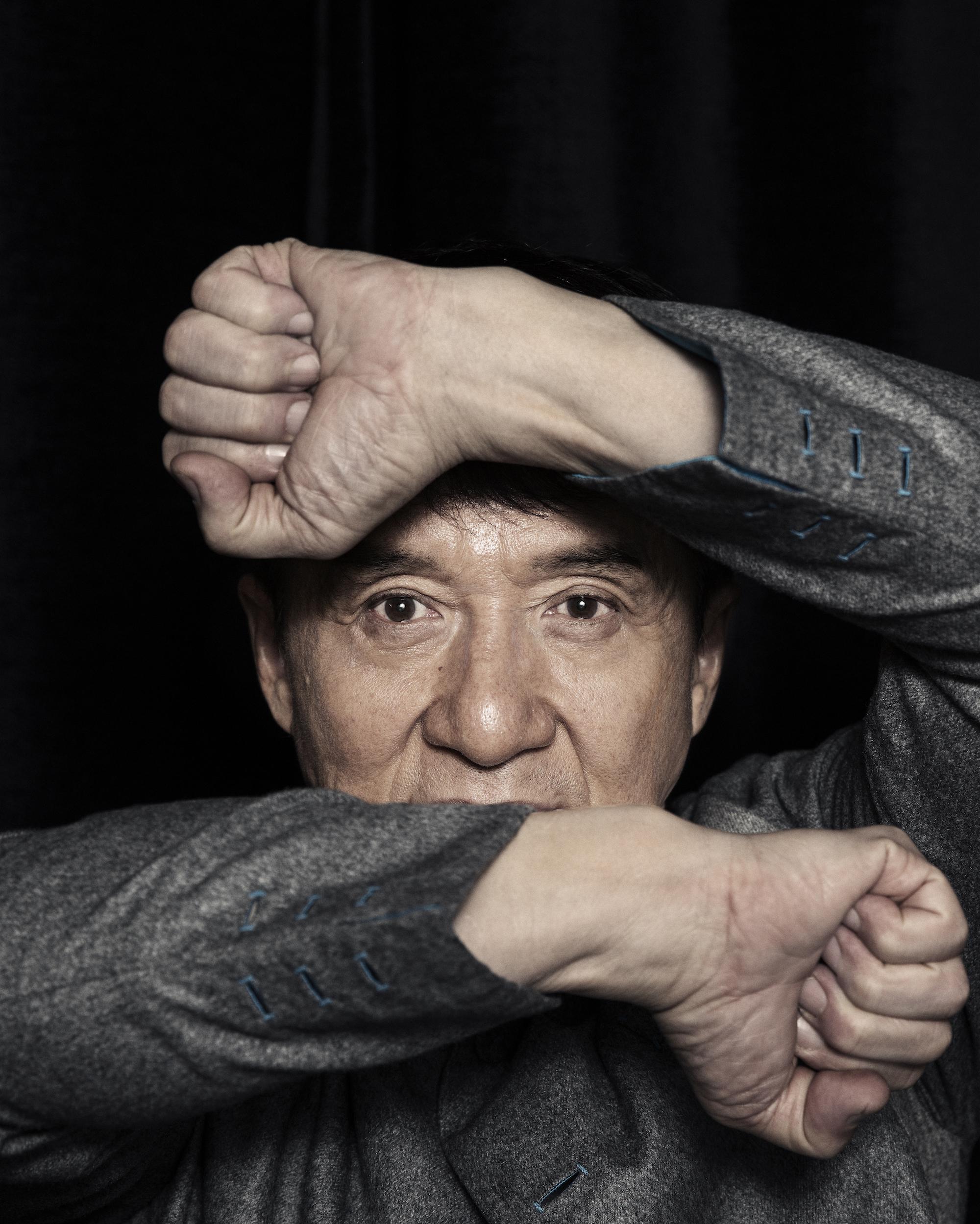 60岁李连杰近况惹争议,一代功夫巨星,为何晚景如此?_明星_成龙_受伤