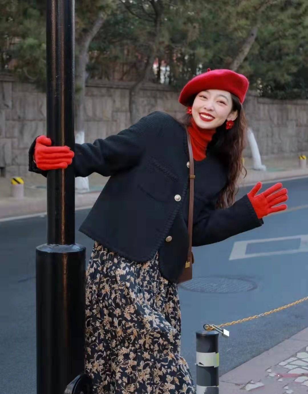 新年就是要"红红火火",看这些气质穿搭太养眼,照穿美炸了_红色_穿着