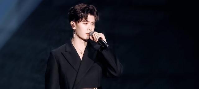 任嘉伦倾情《心墙》,跳女团舞的国超太可爱了趴!_魏大勋_网友_细节