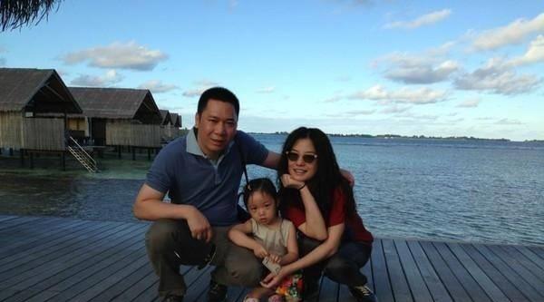 他像一位普通上班族"秦岚又出事了,这次是被渣男逼婚…"王子文王菊自