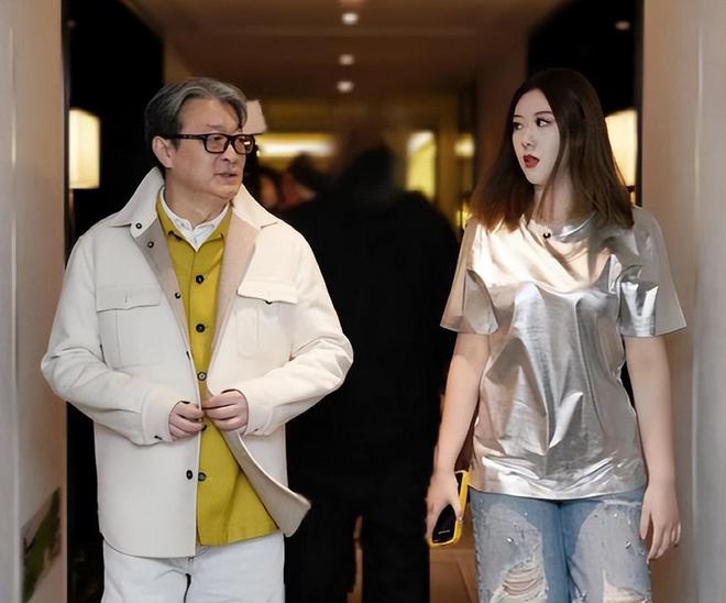 姜武女儿开画展,女神气质引关注,娱乐圈大咖争相支持!