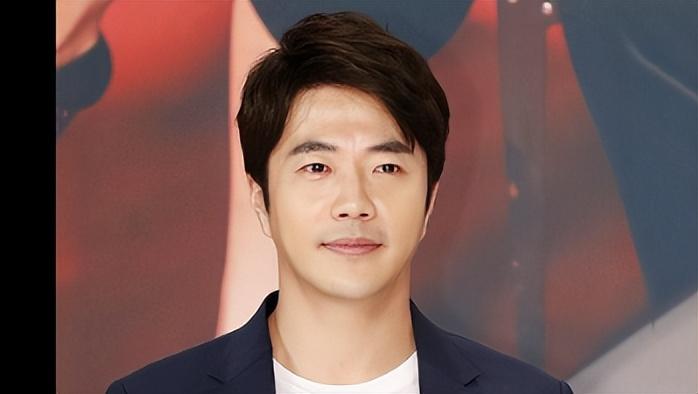 国外初代男神权相佑,结婚12年爱妻如命,坐拥超4亿物业成楼王_母亲