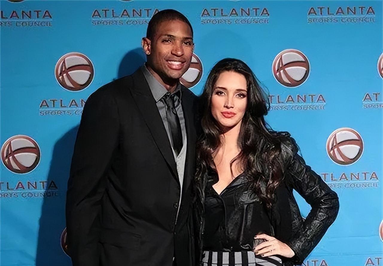 37岁霍福德大赢家,打工挣2亿美元,老婆1米88大长腿,4个孩子_特鲁姆普