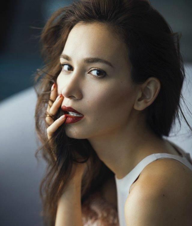 《李茶的姑妈》女一号不是外人,她就是电影《战狼2》的女一号卢靖姗