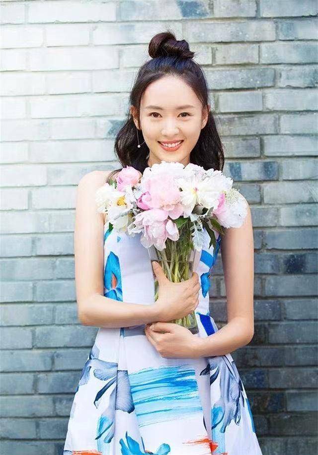 荣登视后童瑶遭群嘲,细扒之后,这样的童瑶配得上白玉兰_顾佳_童谣