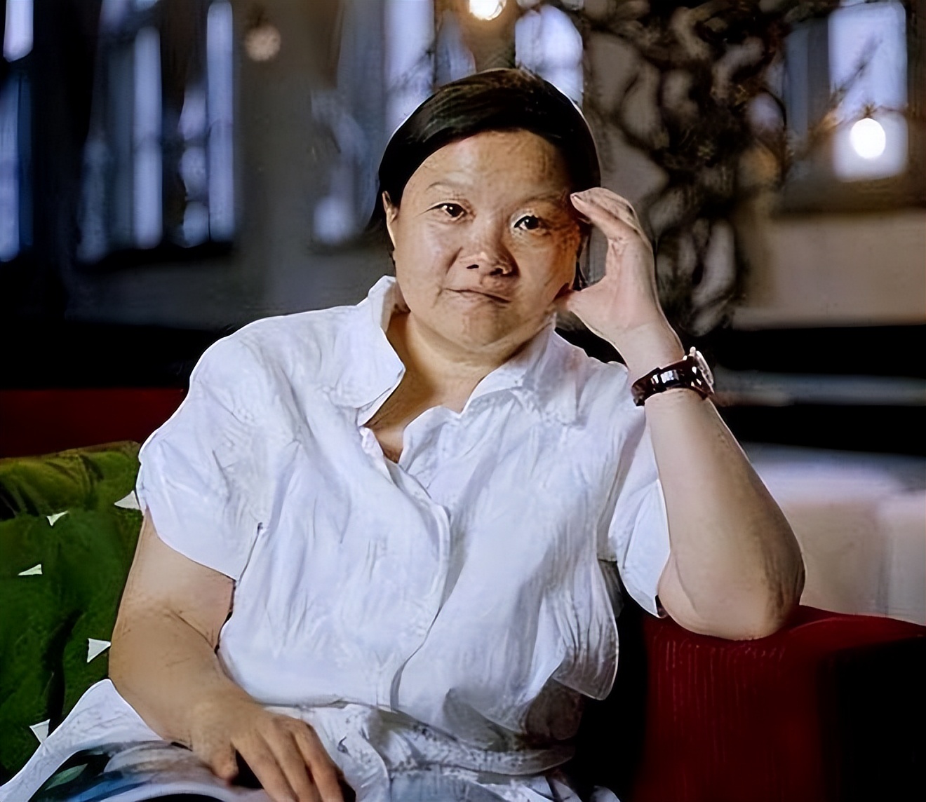 洪晃:我对陈凯歌的失望,是从他坐上加长林肯的那一刻开始的_美国_豪门