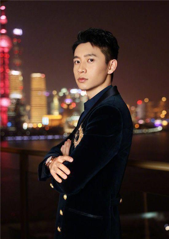魏晨求婚相恋12年同学,再次让单身者们相信爱情!_祝福_于玮_王栎鑫