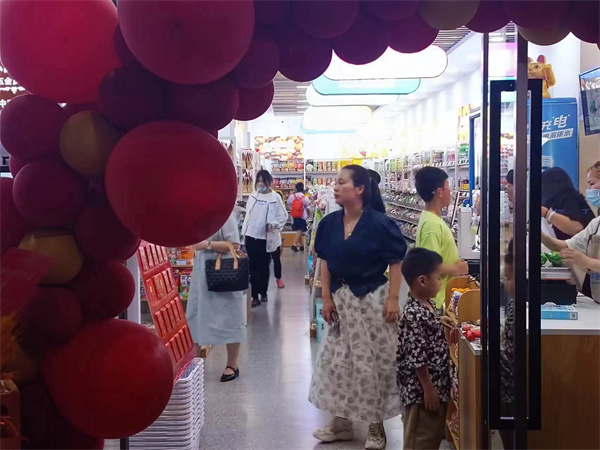 一般开零食店去哪进货，选择舌尖趣进货要多少钱-开零食店风险大吗