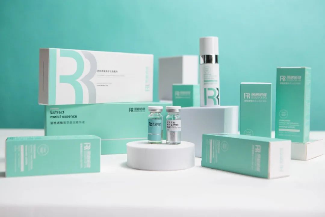 组)和联合组(c组)各39 例;谷胱甘肽和氨甲环酸注射液分别采用不同方式