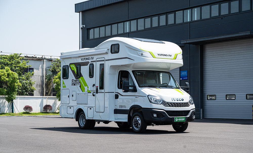 豪华与实用性完美融合,大厂品牌保证品质,宇通c533双拓展房车_搜狐