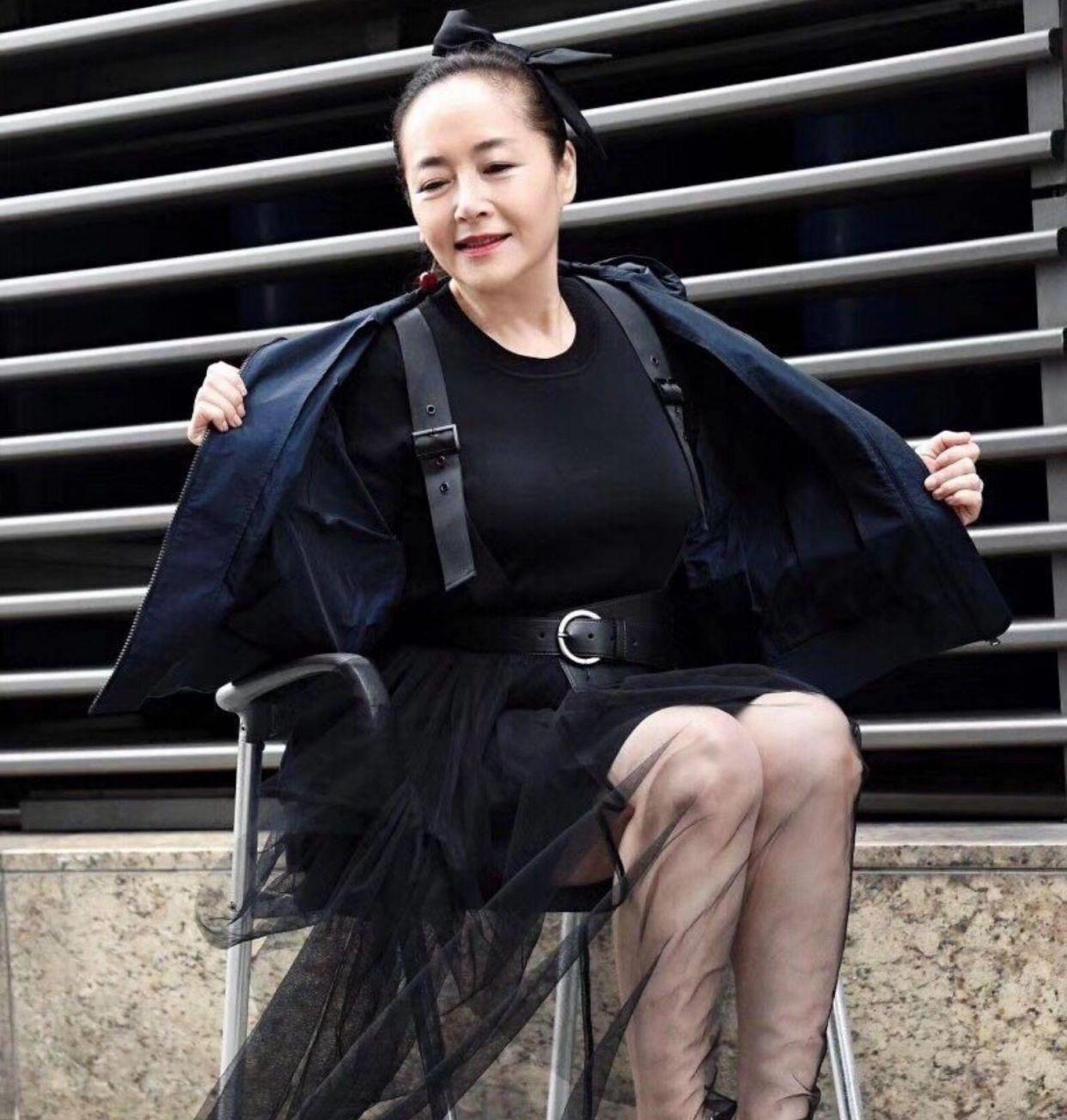 香港女演员恬妞图片