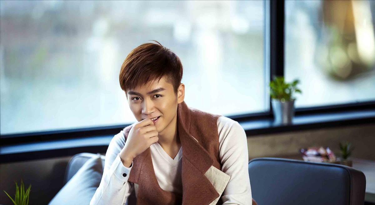 陈晓陪儿子打篮球,5岁小星星到父亲腰部,父子相处引网友关注_照片