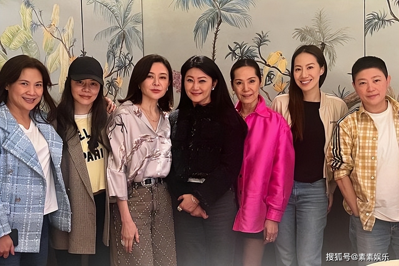 关之琳生活聚会照公开,一群姐妹都很会保养,名媛邱李茂琪露面_顾纪筠