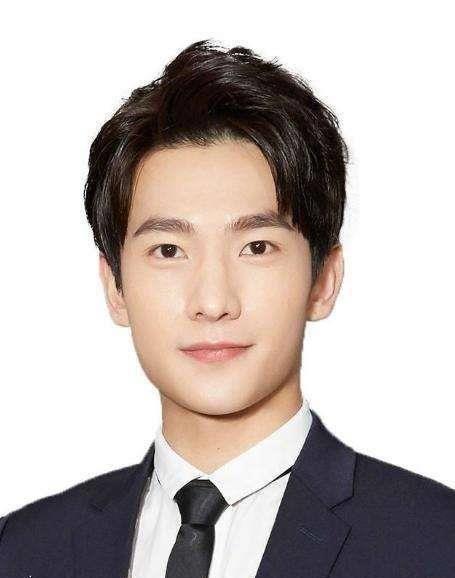 同样都是证件照,朱一龙和杨洋也太帅了,而他的看了忍不了!