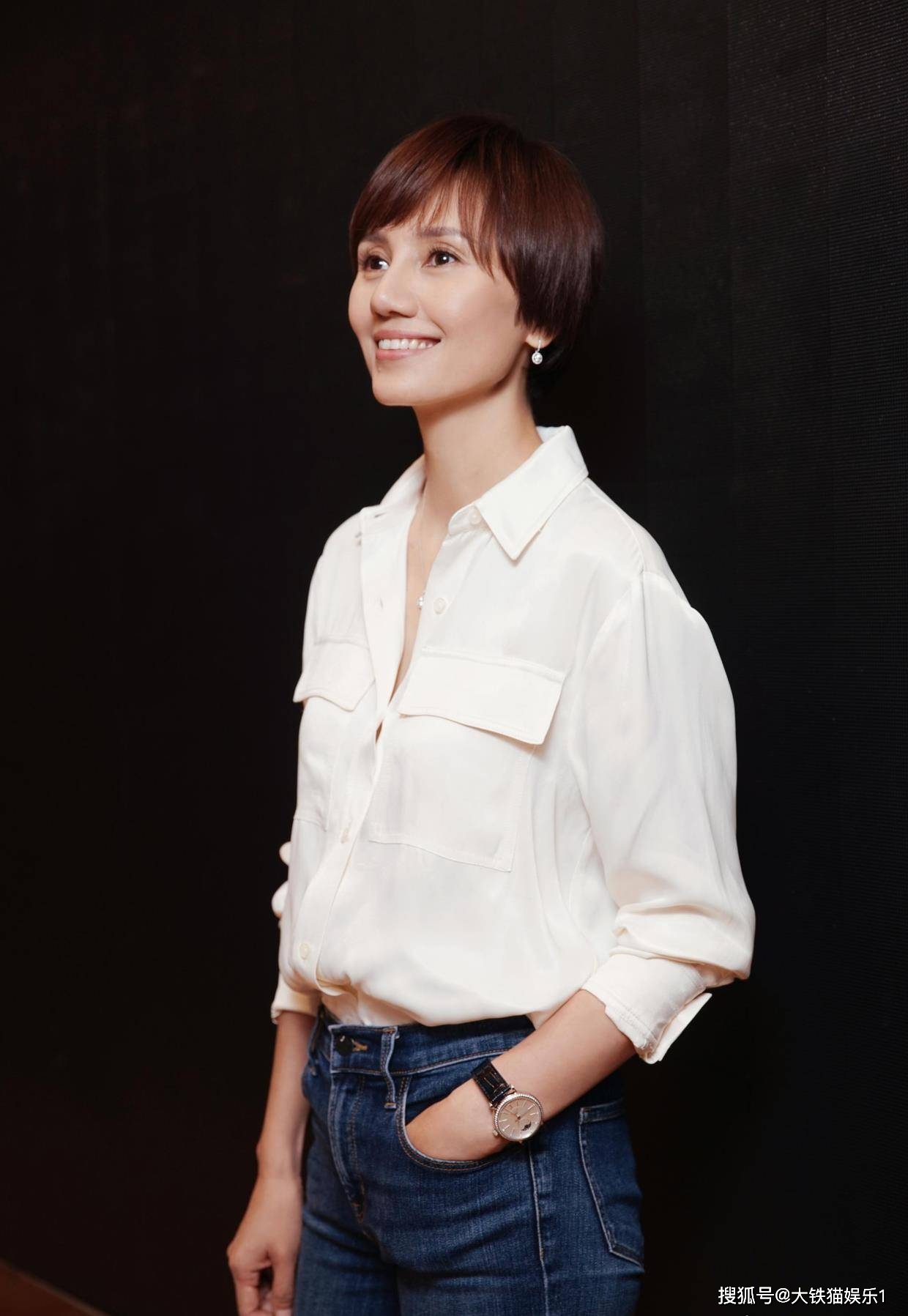 穿白衬衫好看的女明星,只服这5位,个个优雅端庄,穿出了高级感_气质