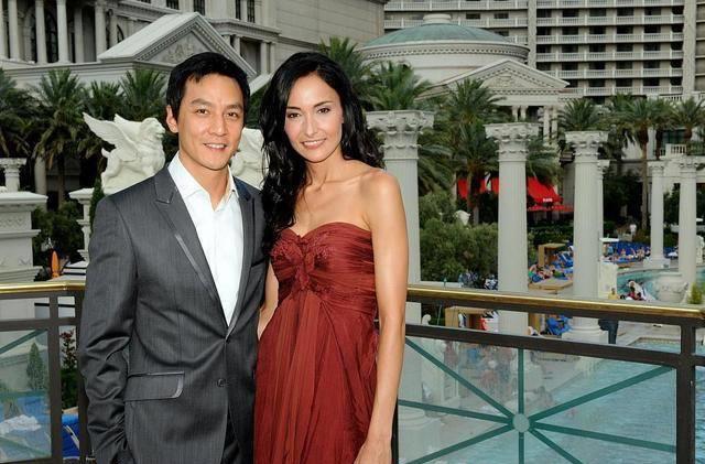 如今都已人到中年,可即便妻子lisa没有了年轻时的青春貌美,但吴彦祖也