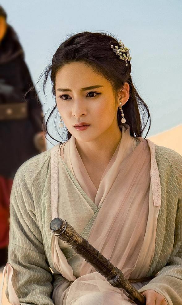 孙安可的脸,是"故事感"与"脆弱感"的集合_颜究_长相_漂亮