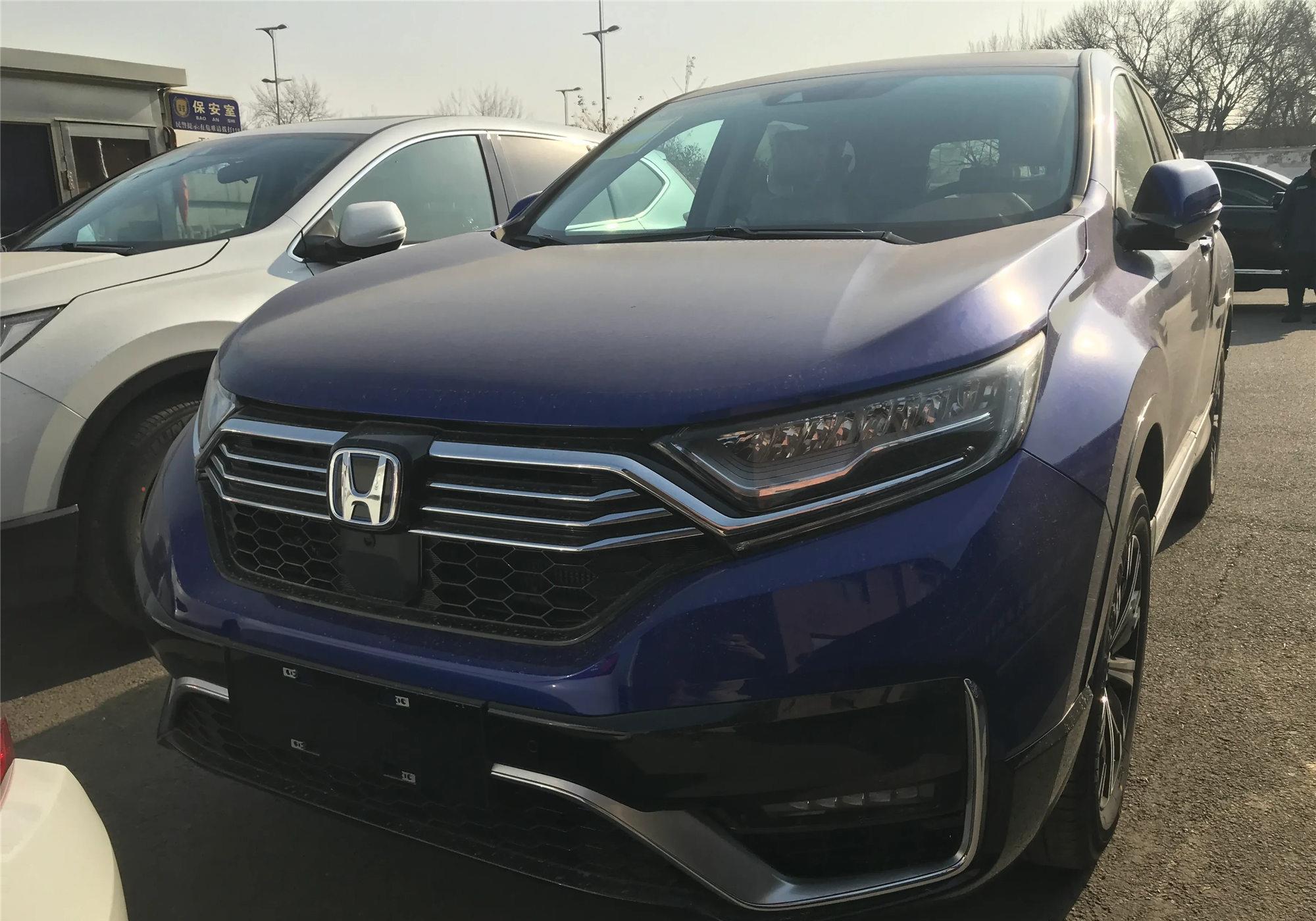 在去年的北京车展上,本田便亮相了一款名为"cr-v 锐·混动e "的车型