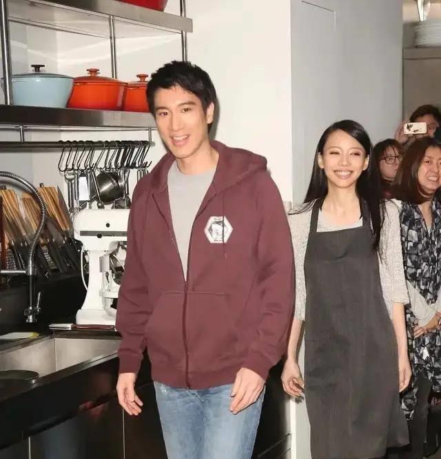 台媒曝王力宏紧急返台原因:怕有女子报案走不了,连夜跑回_王立红_李宇