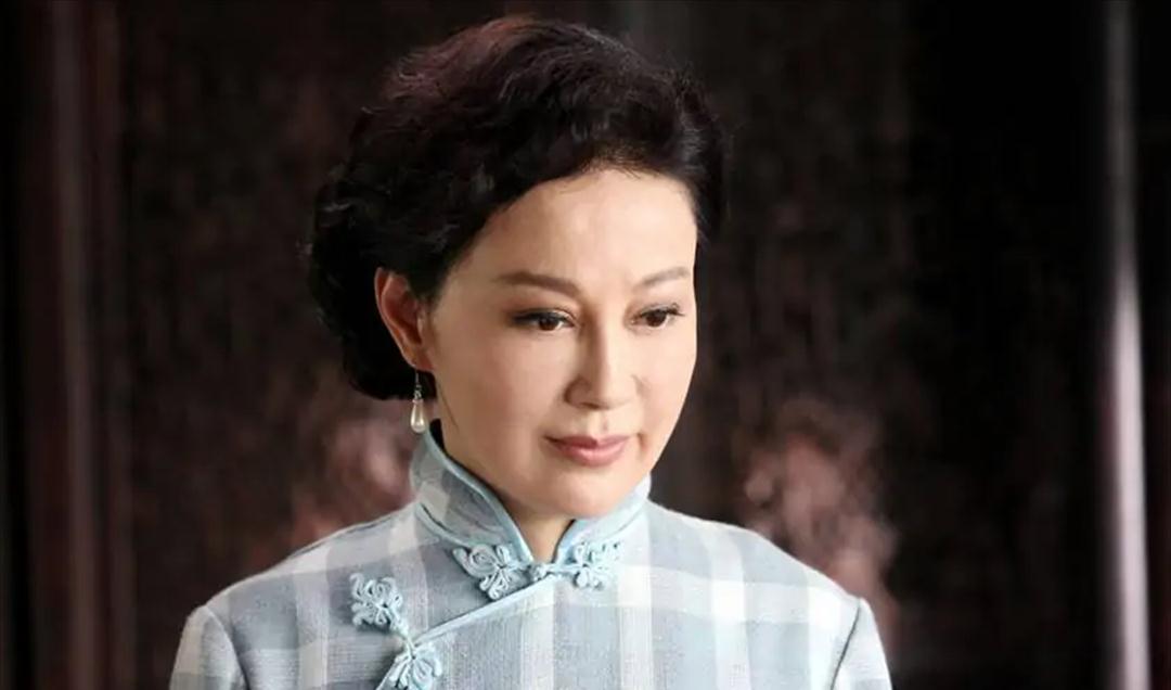 哲哲皇后-邬倩倩:当三又被三?