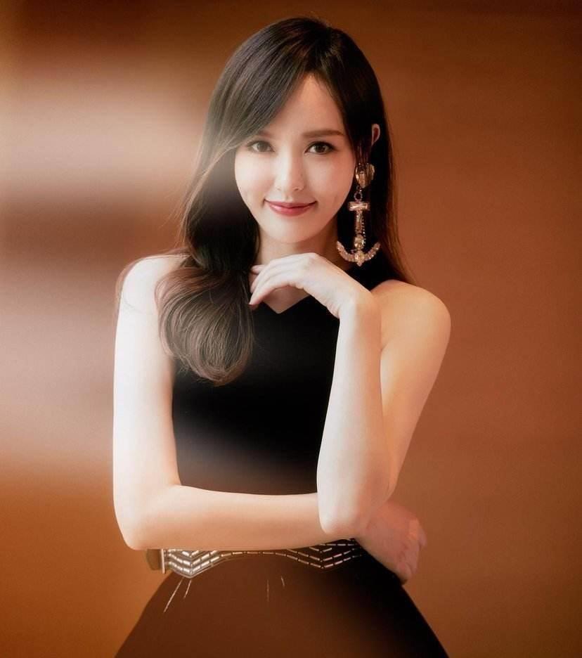 唐嫣—她背后的故事,是港圈和内地娱乐的斗争史_小姐_什么_香港